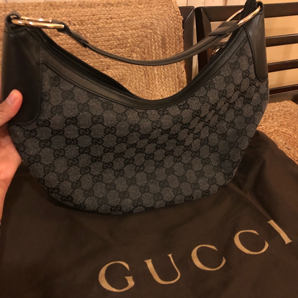 Authentic GUCCI Shoulder Bag